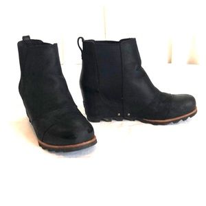 Sorel Joan of Arctic black wedge bootie sz 9